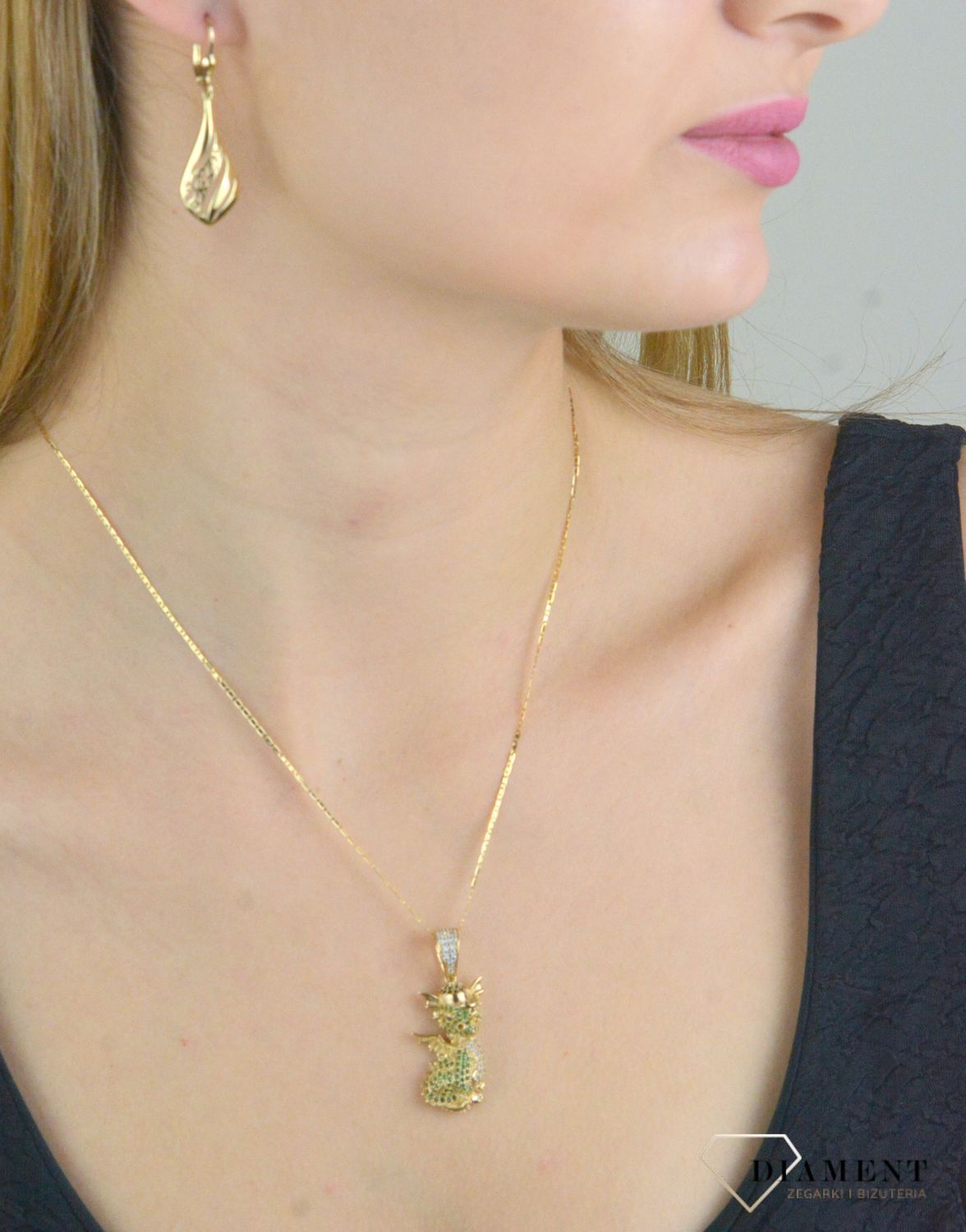 Złota zawieszka 585 smok w czapce z cyrkoniami ZA 2233 585.jpg